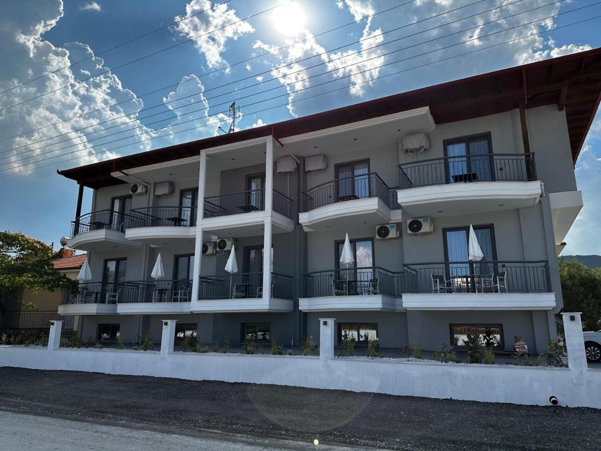 Aparthotel Thea Comfy Living Vrasná Exterior foto